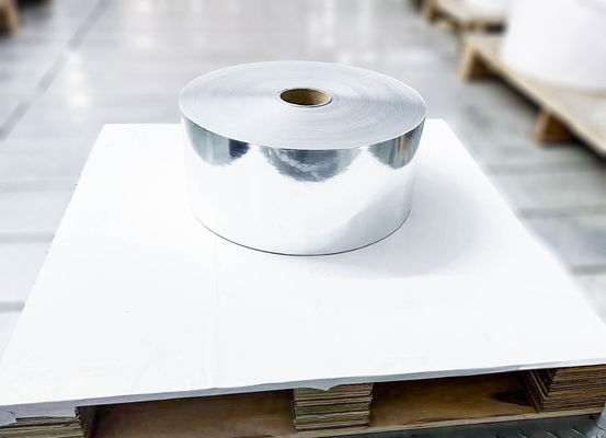 Perak Ringan BOPP Adhesive Jumbo Roll Paper 50μ Face Thickness Perekat sintetis